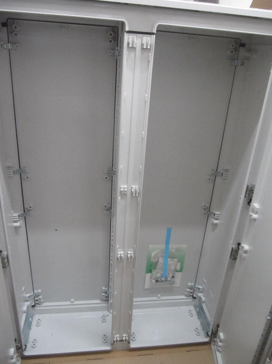 Schneider Electric Thalassa NSYPLAT15103G enclosure 100x150x32 light grey RAL 7035