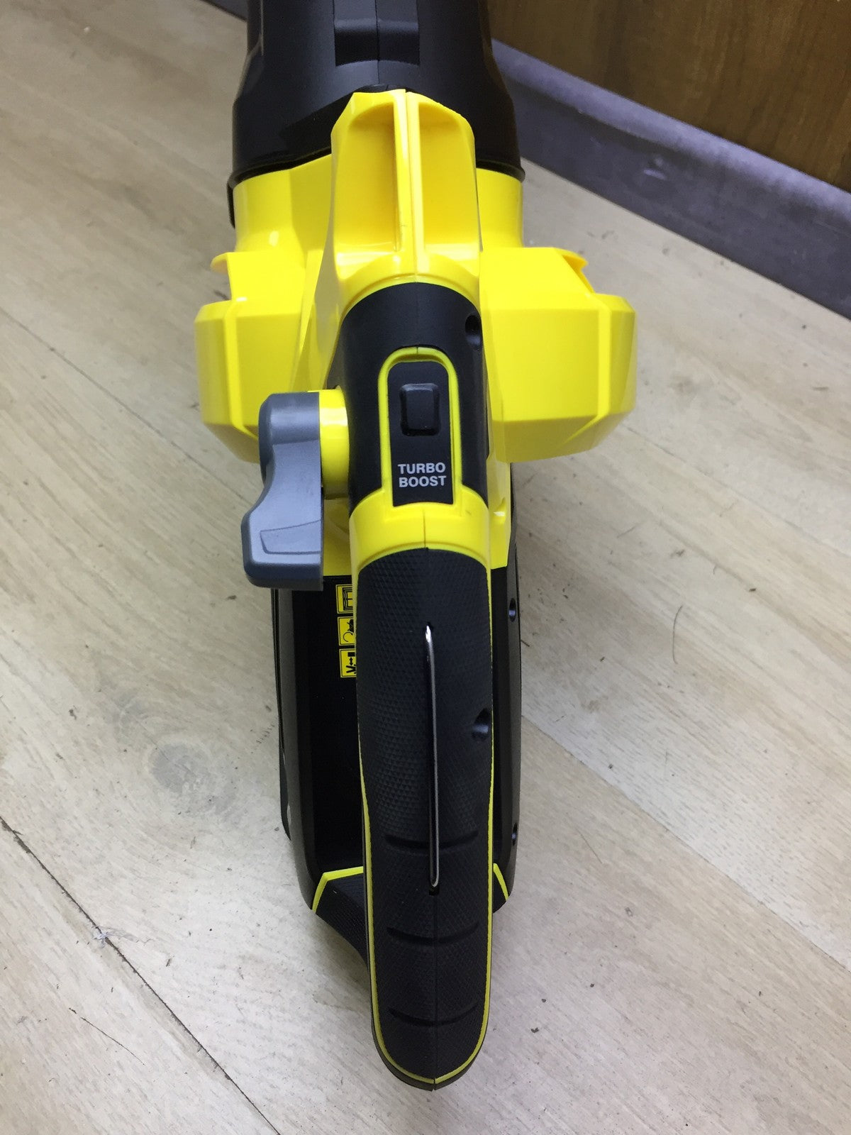 Kärcher 18V Akku-Laubbläser und -sauger BLV 18-200 SOLO, I34141