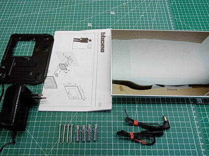 Bticino 317013 Video-Türsprechanlage Spiegel-Design, V04507