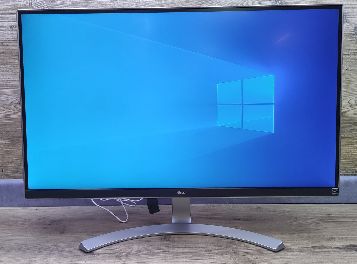 LG 27UD68-W 4K Monitor 27" UHD 3840x2160 IPS DP HDMI AMD FreeSync 60Hz 5ms (GtG) 