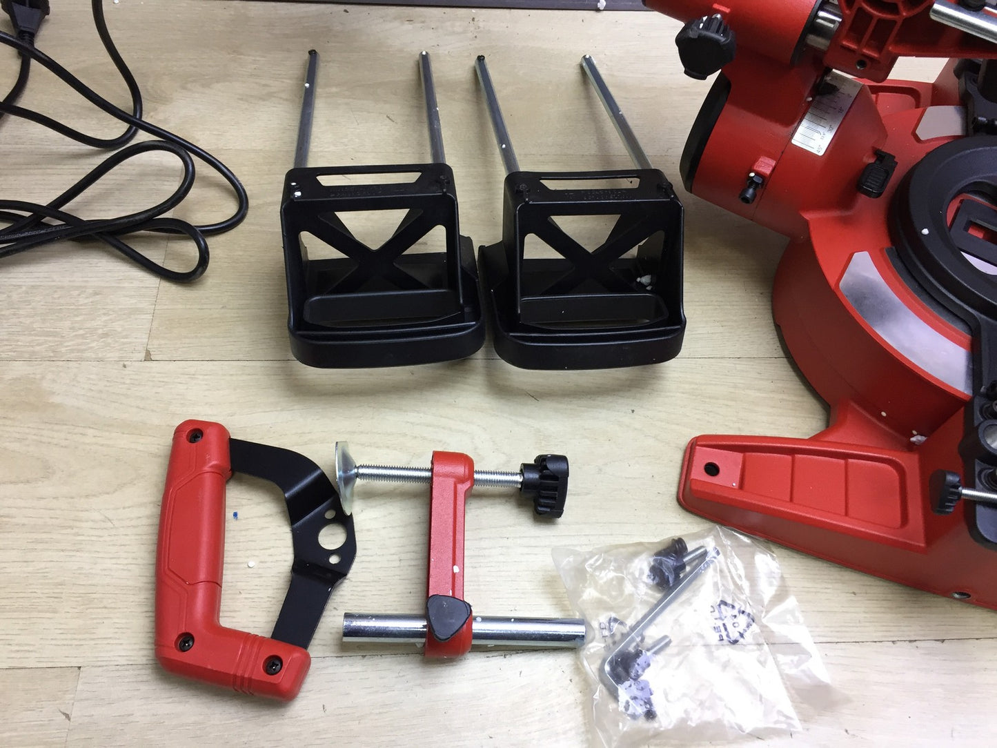 Einhell Zug-Kapp-Gehrungssäge TE-SM 216 Dual, 1.800 W, Ø216 x Ø30, I33984