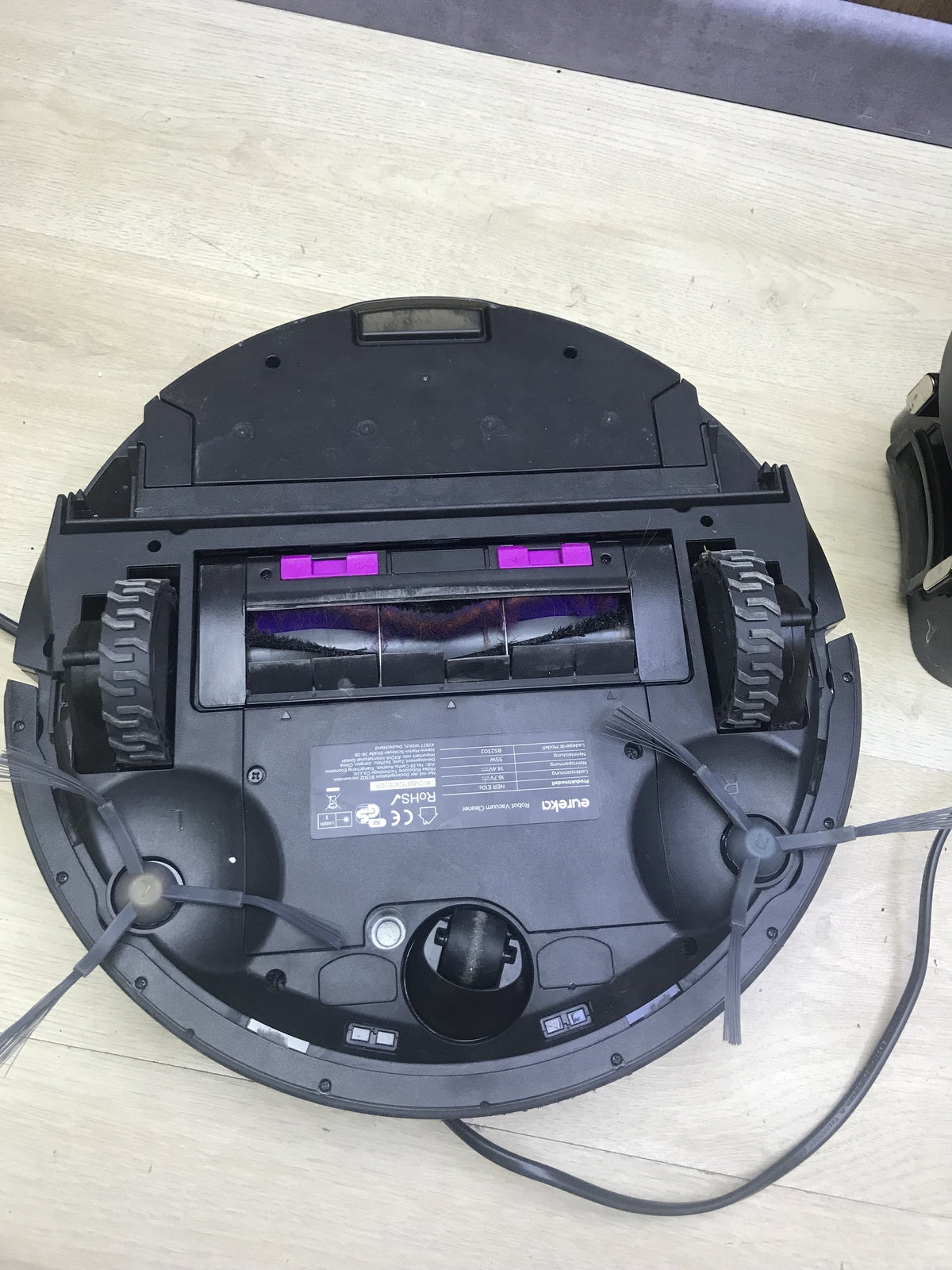 EUREKA NER E10s vacuum/mop robot with bagless vacuum station, I28979