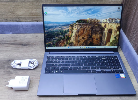 Samsung Galaxy Book4 Notebook 15.6" FHD Core i5-1335U 16GB 512GB USB-C HDMI WiFi