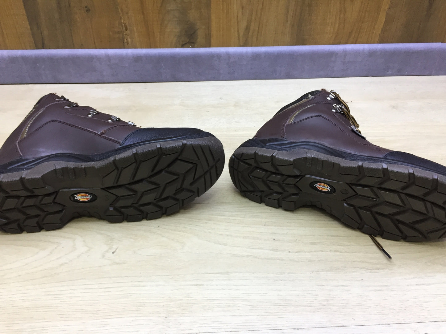 Dickies Berwick Sicherheitswanderschuhe S1-P braun Größe 44, I25324