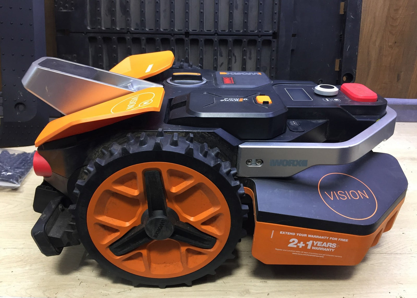 WORX Landroid Vision M600 Mähroboter WR206E.1 für Gärten bis 600m², I33593