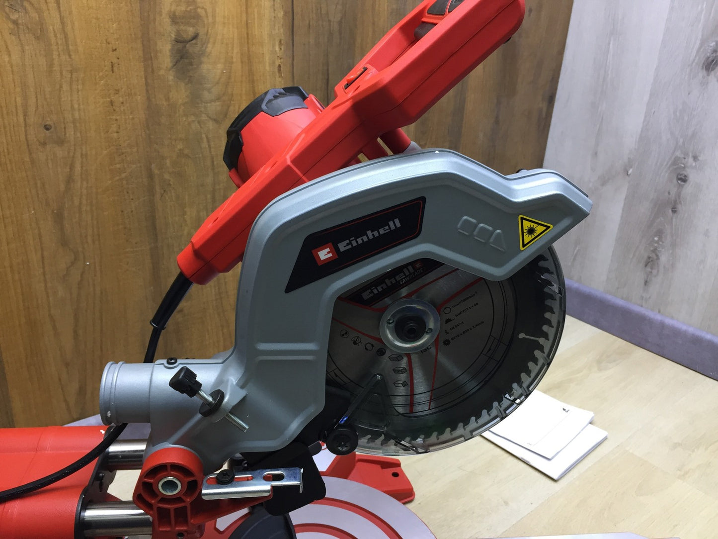 Einhell Zug-Kapp-Gehrungssäge TE-SM 216 Dual, 1.800 W, Ø216 x Ø30, I33984