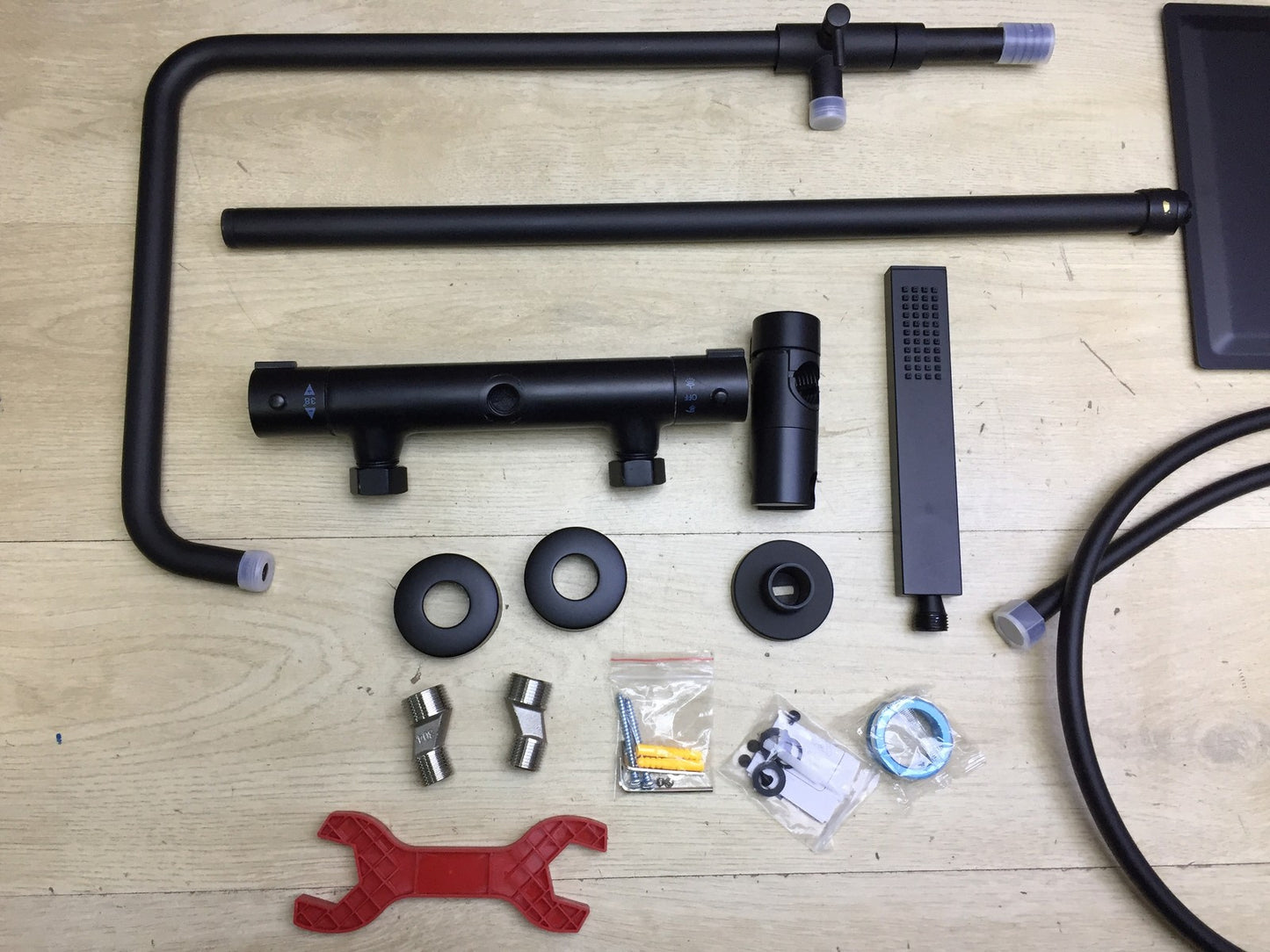 JOHO Duschset mit Thermostat aus Edelstahl matt schwarz, 25x25cm, I33366