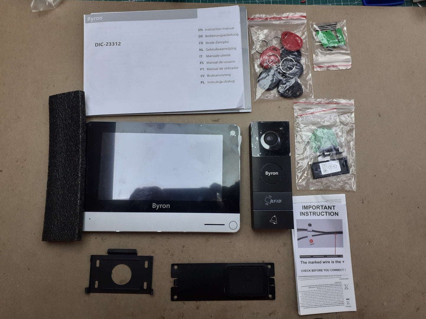 Byron DIC-23312 Wifi Video Türgegensprechanlage mit 7" Display, I01043