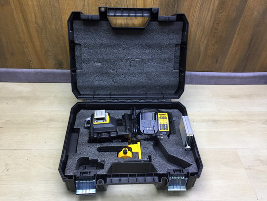 Dewalt Kreuzlinienlaser DCE089G ohne Akku, mit Ladegerät, I33955