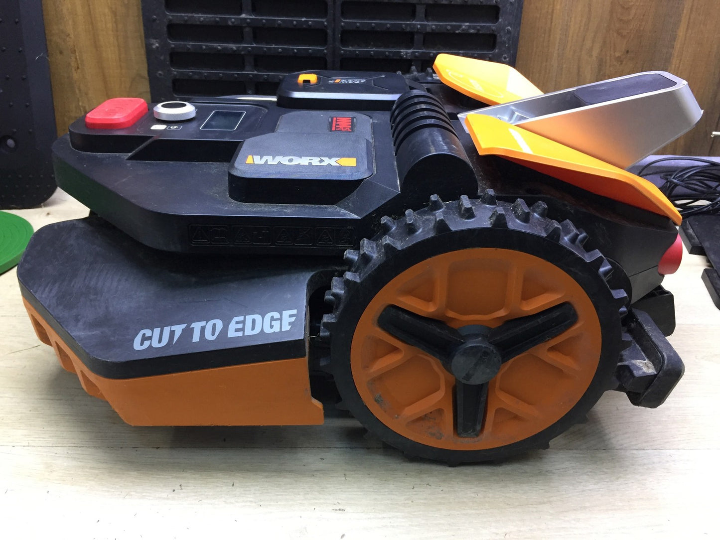 WORX Landroid Vision L1300 Mähroboter WR213E.1 für Gärten bis 1300m² I33546