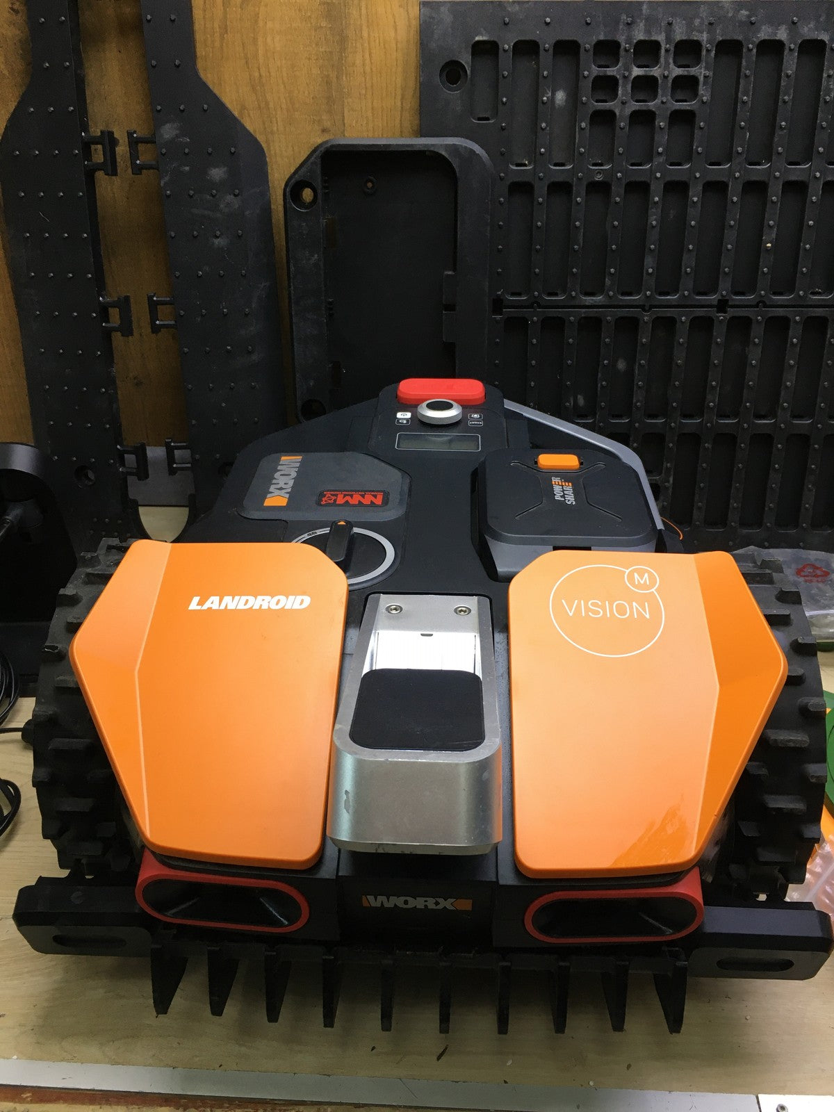 WORX Landroid Vision M800 Mähroboter ohne Begrenzungskabel WR208E.1, I34418