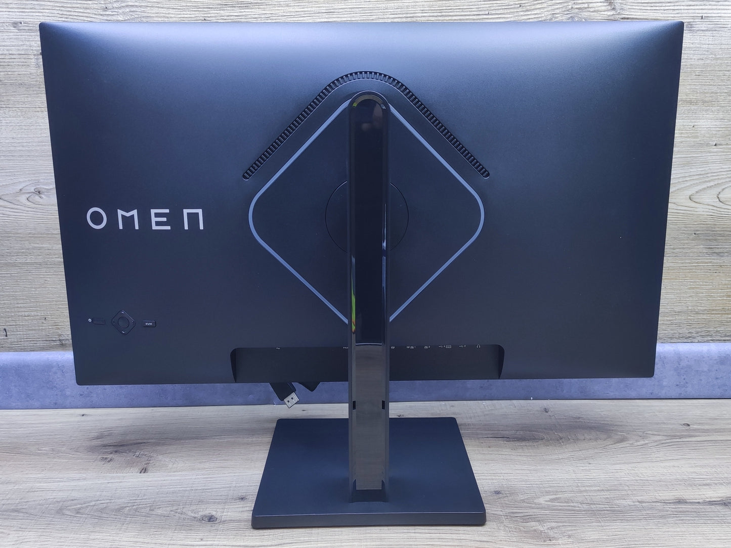 HP Omen 27k 4K Monitor 27" UHD 3840x2160 IPS HDR AMD FreeSync 144Hz 1ms (GtG) 