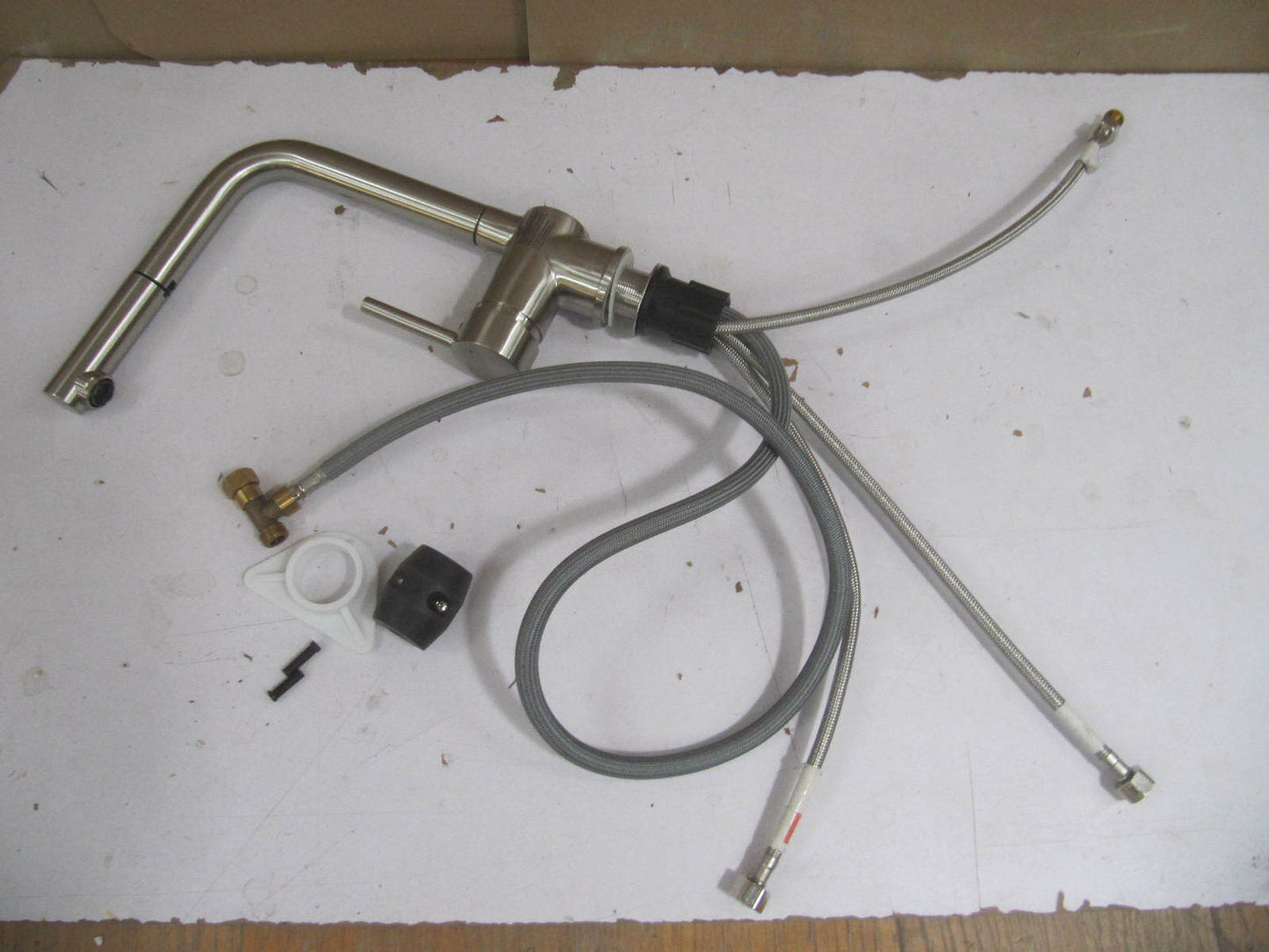 LIVENNE LIVE535 Spültisch- Niederdruck-Einhebelmischer, Y09705