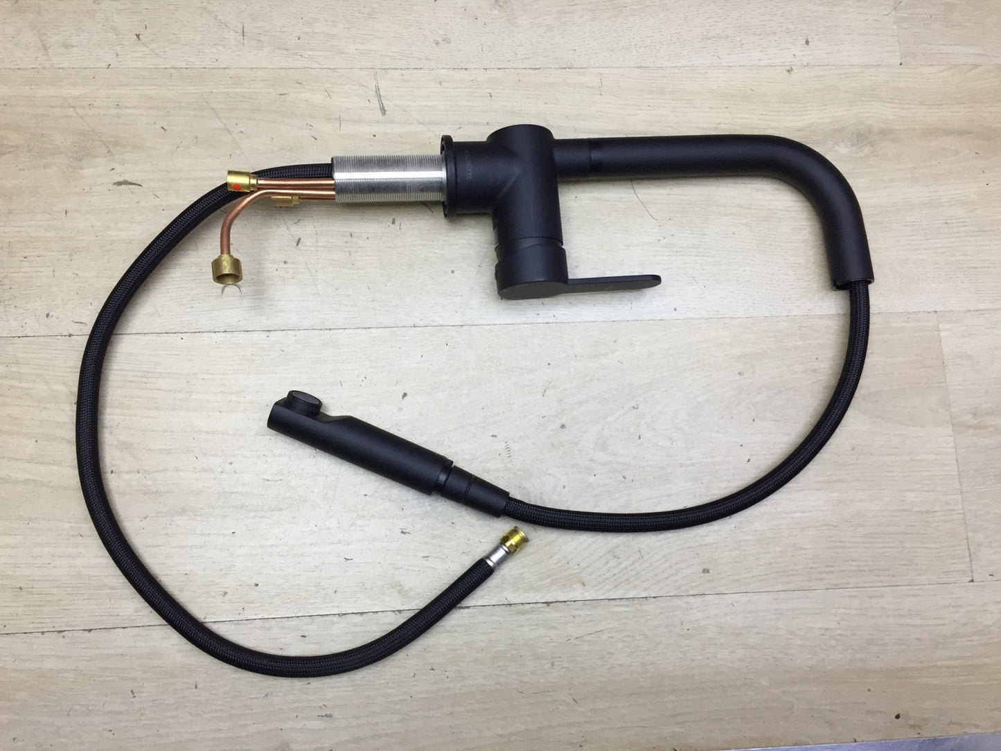 SCHÜTTE 79760 LONDON Küchenarmatur mit ausziehbarer Brause, Wasserhahn, I34170