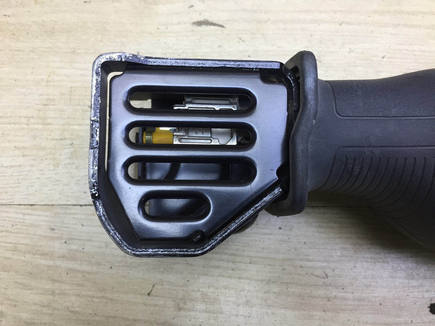 DeWalt DWE305 Elektro-Säbelsäge inkl. Koffer, I34119