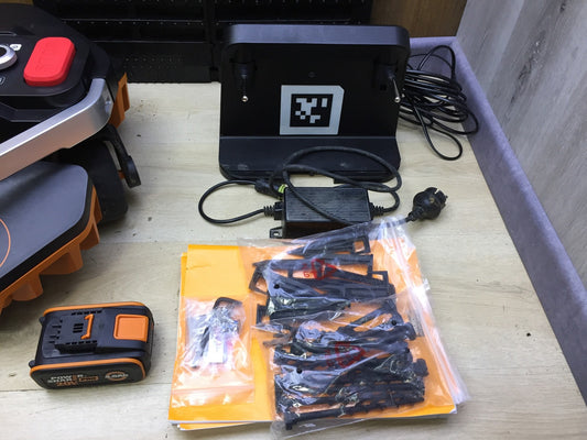 WORX Landroid Vision M800 robotic lawnmower WR208E.1 for gardens up to 800m², I33358