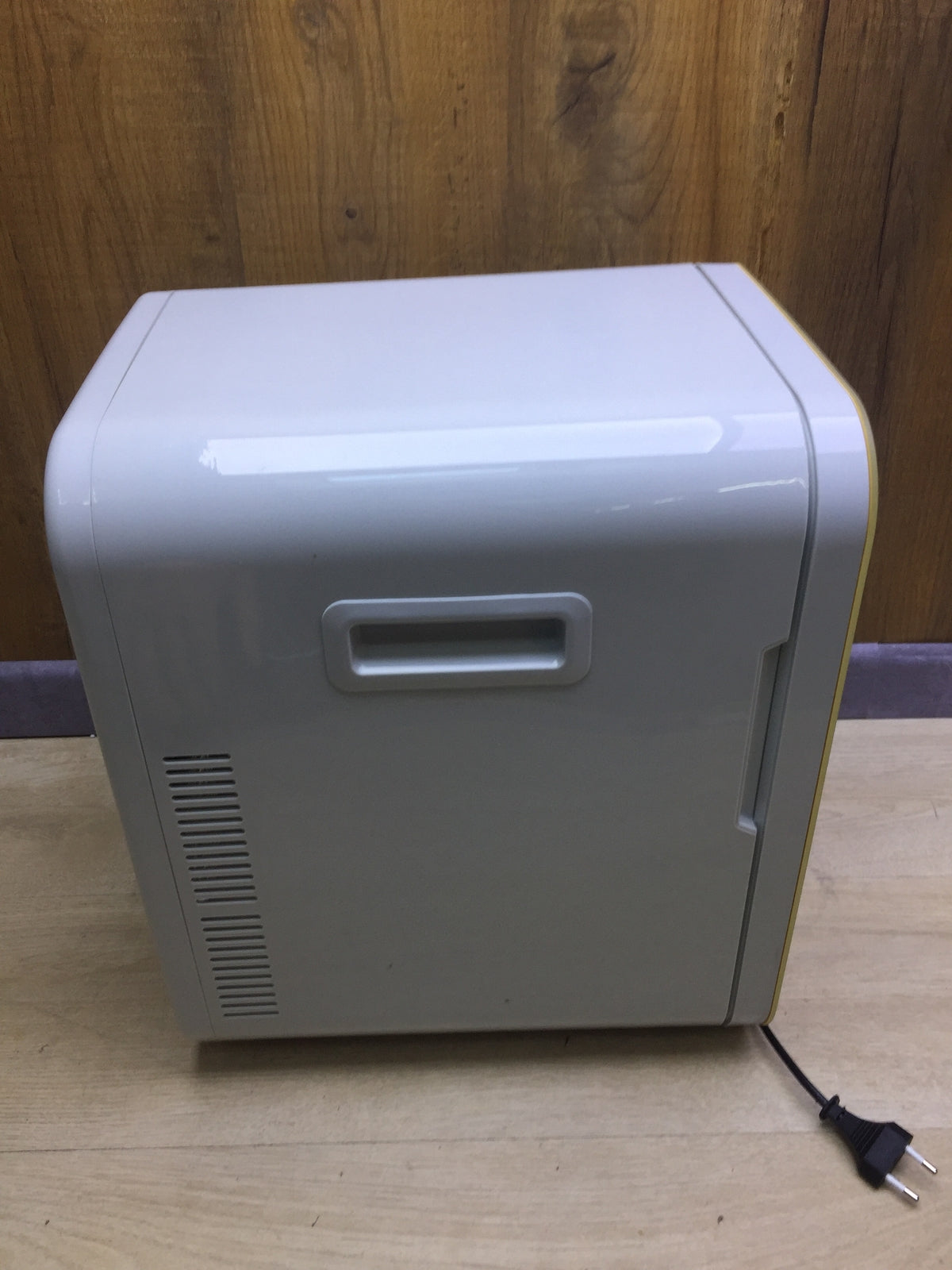 Cecotec Bolero MiniCooling 20L Bahamas Pat 2 Mini Kühlschrank (02702), I30878