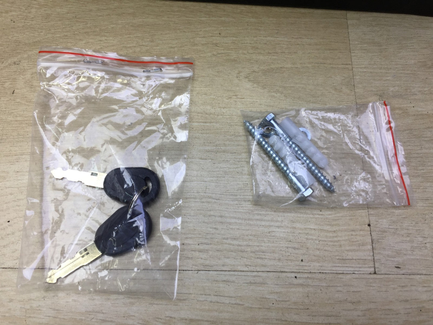 Master Lock X041EML Tresor mit digitaler Kombination mittel 11,57 L, I33283