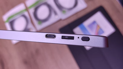 MEMTEQ Z1 Tragbarer Monitor 15,6" FHD 1920x1080 IPS USB-C Mini-HDMI Grau