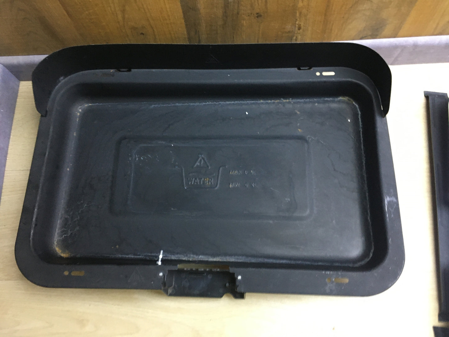 Korona 46221 Elektrischer Standgrill mit XXL-Grillrost, 2200 W, I29655