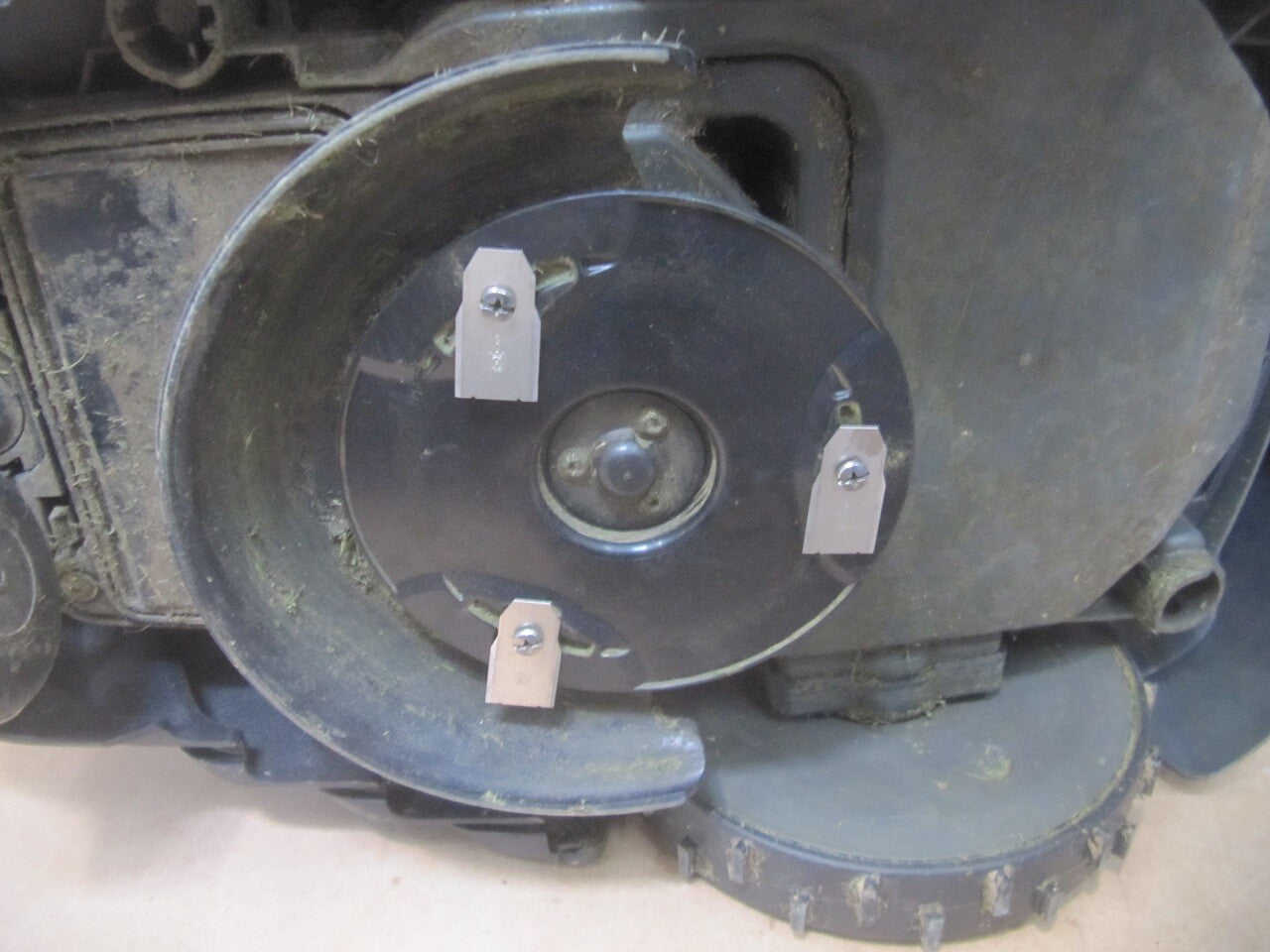 GARDENA SILENO city 300 Mähroboter bis 300 m² Rasenfläche 15005-47, Y10380