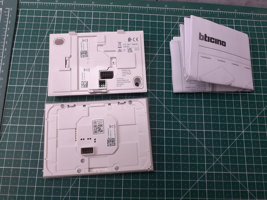 BTicino XW8002W-DE Vernetztes Thermostat, I16949
