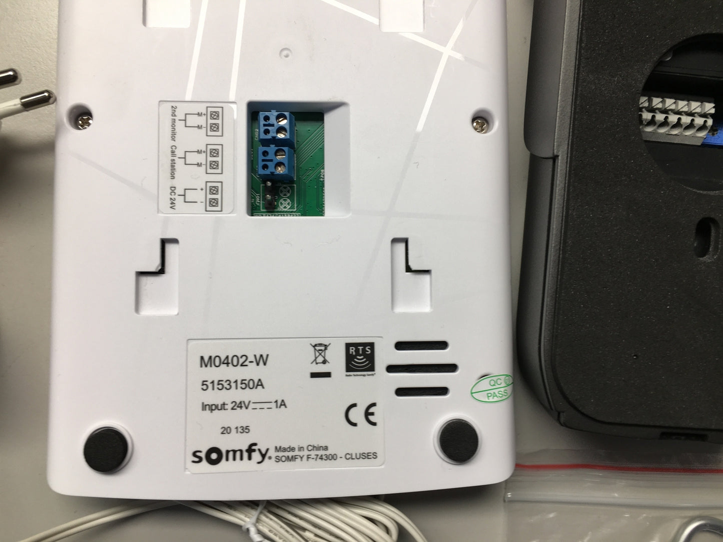 Somfy 1870535 V100+ Video Gegensprechanlage, 4,3 Zoll Monitor Nachtsicht, I06174