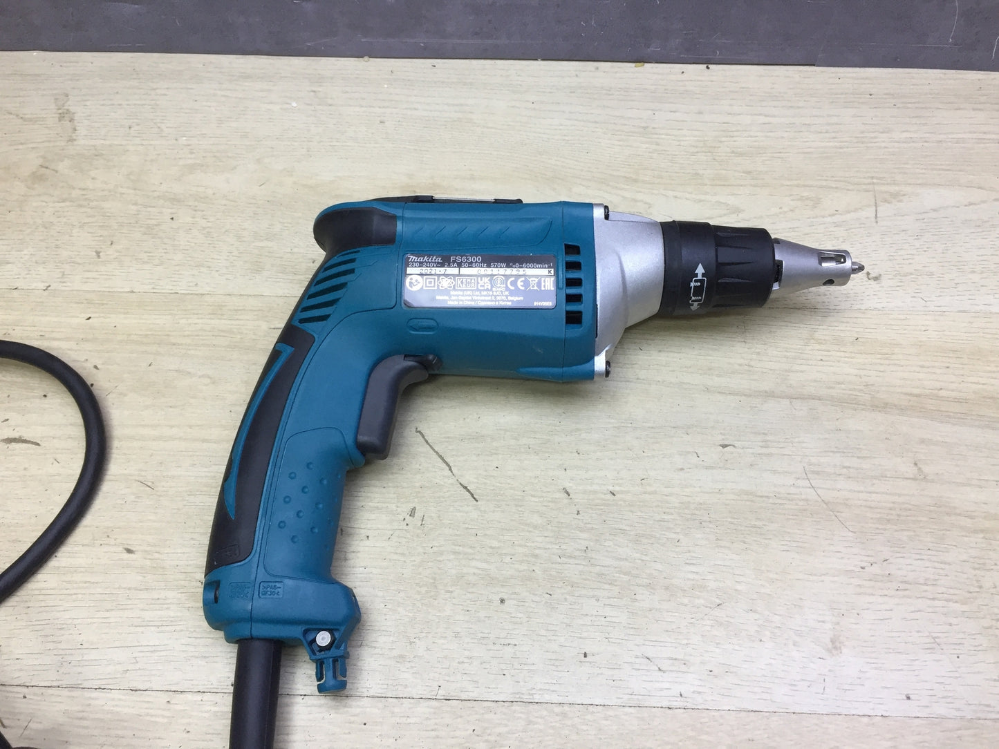 Makita FS6300 electric drywall screwdriver, I32108 