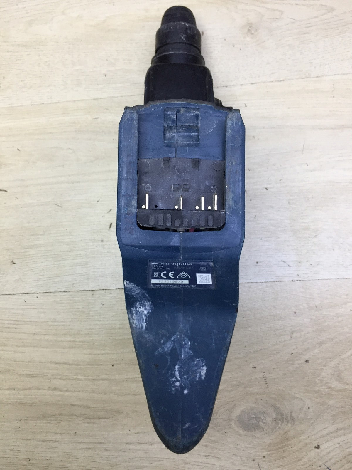 Bosch Professional Akku Bohrhammer GBH 18V-21, ohne 2x Akku 5,0Ah, I33290