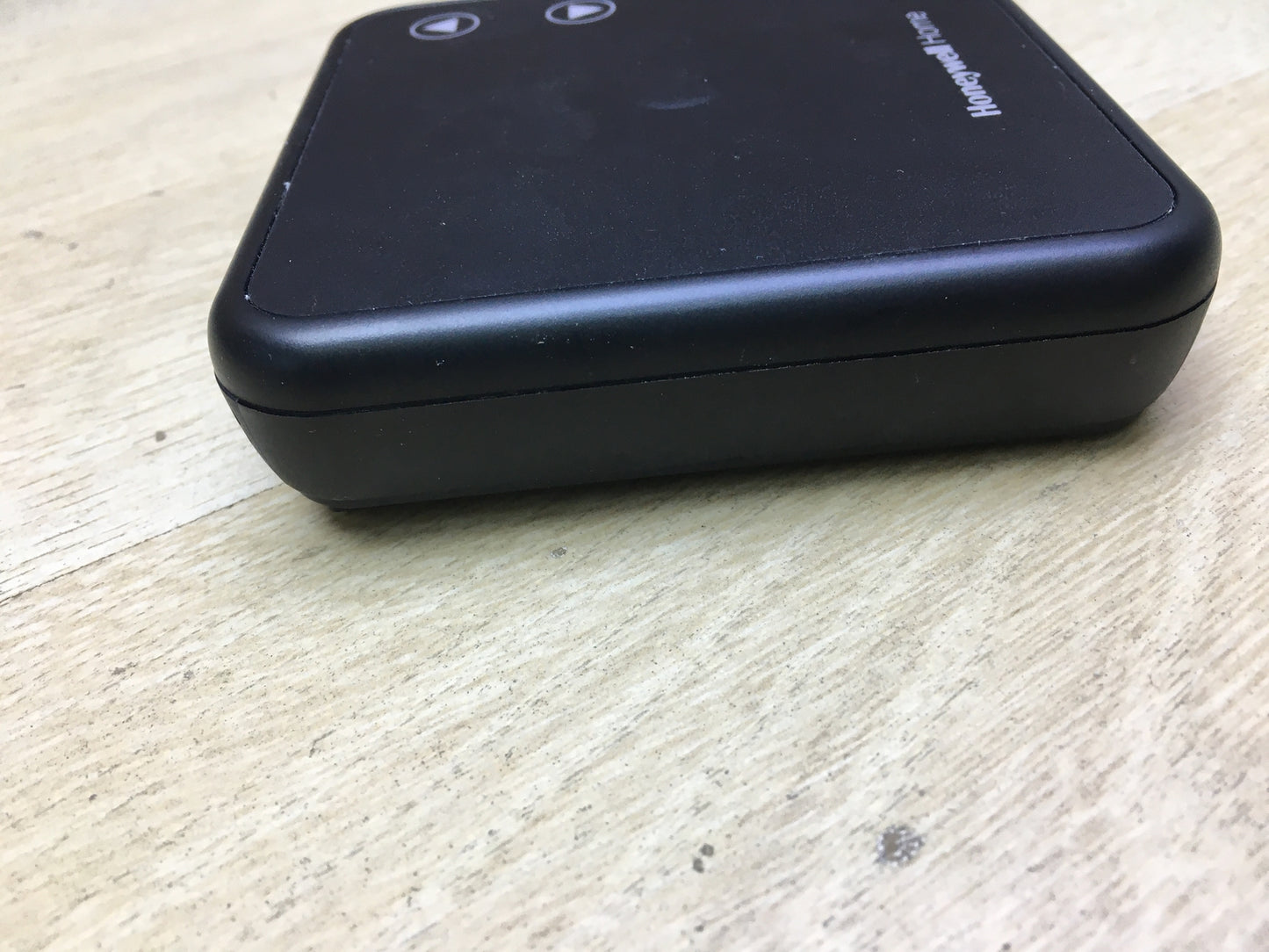 Honeywell Home DT3 Raumthermostat, schwarz, I31481