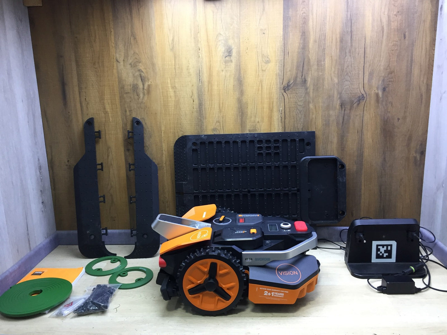 WORX Landroid Vision M600 Mähroboter WR206E.1 für Gärten bis 600m², I34187