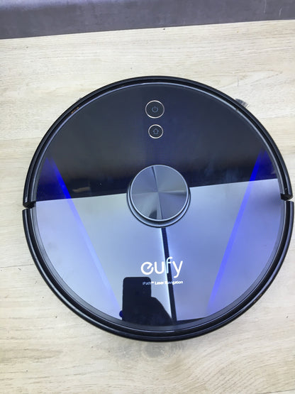 eufy T2181 robot vacuum with RoboVac LR30 Hybrid+ vacuum station, I29645