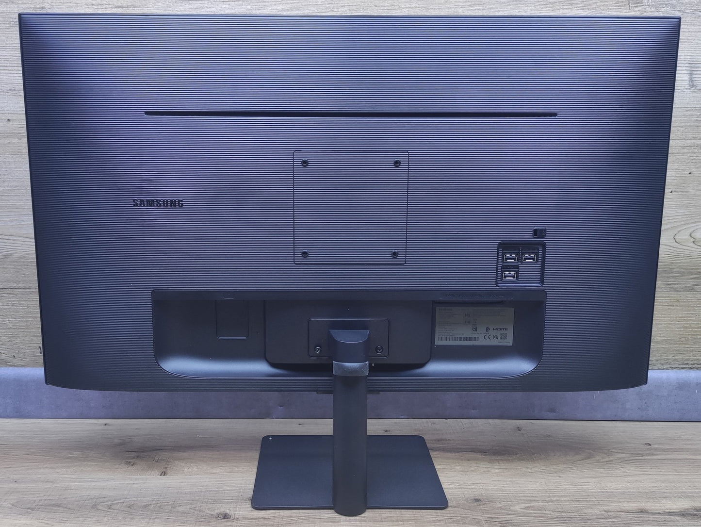 Samsung S32DM700UU Smart 4K Monitor 32" UHD 3840x2160 Wi-Fi Bluetooth Tizen App