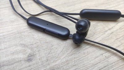 Sony WI-C310 kabelloser In-Ear Kopfhörer schwarz Bluetooth