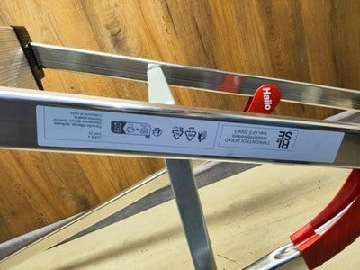 Hailo L80 ComfortLine Alu-Sicherheits-Stehleiter 8040-407, 4 Stufen