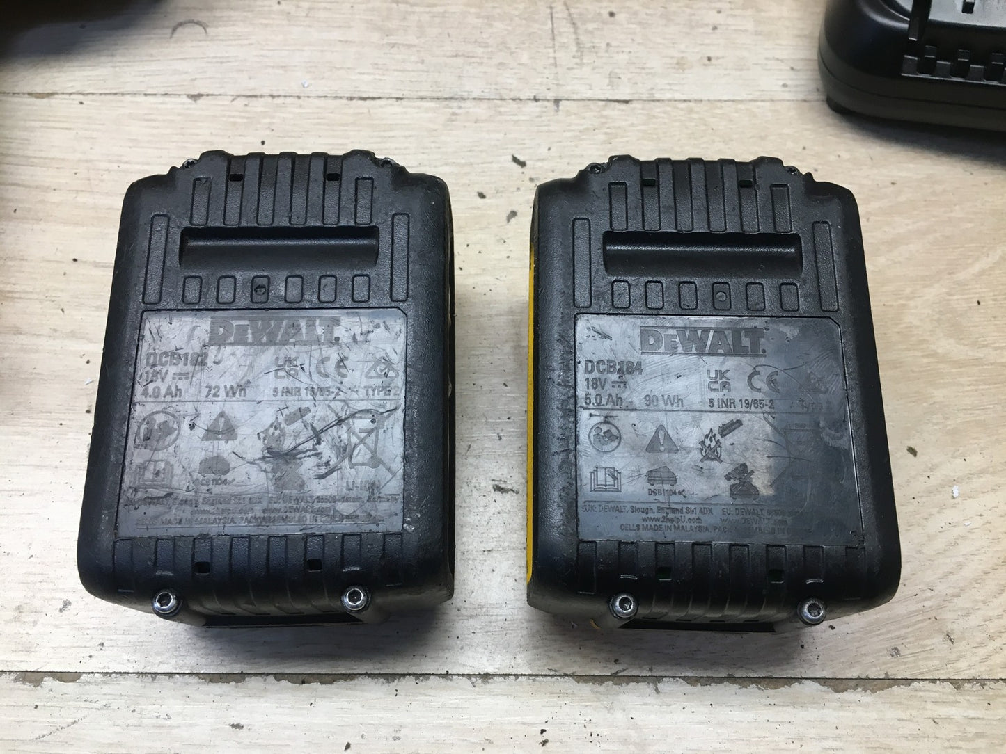DEWALT Akku-Schlagschrauber DCF899P2, inkl. 2x Akkus, I40043
