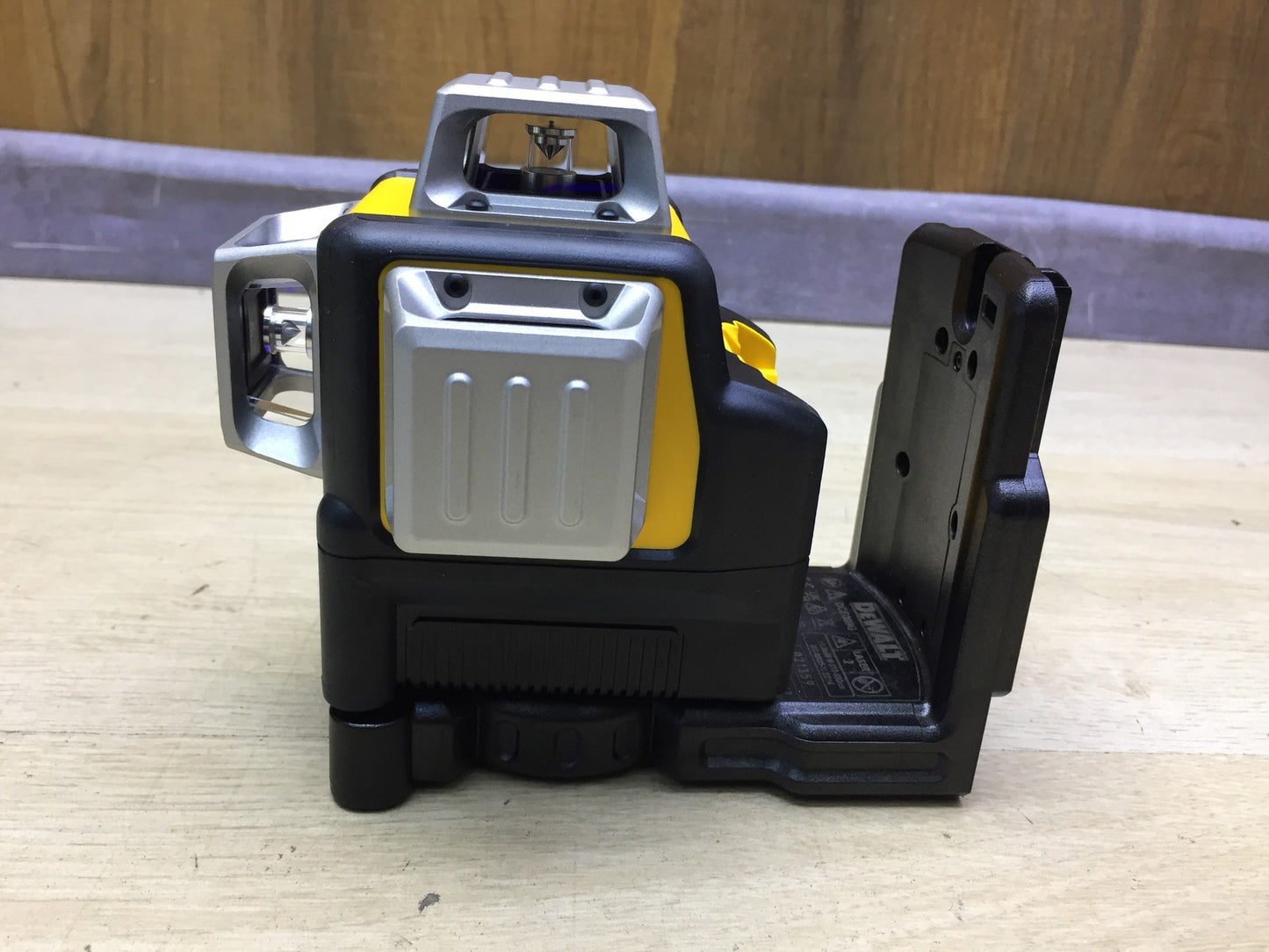 Dewalt Kreuzlinienlaser DCE089G ohne Akku, mit Ladegerät, I33955