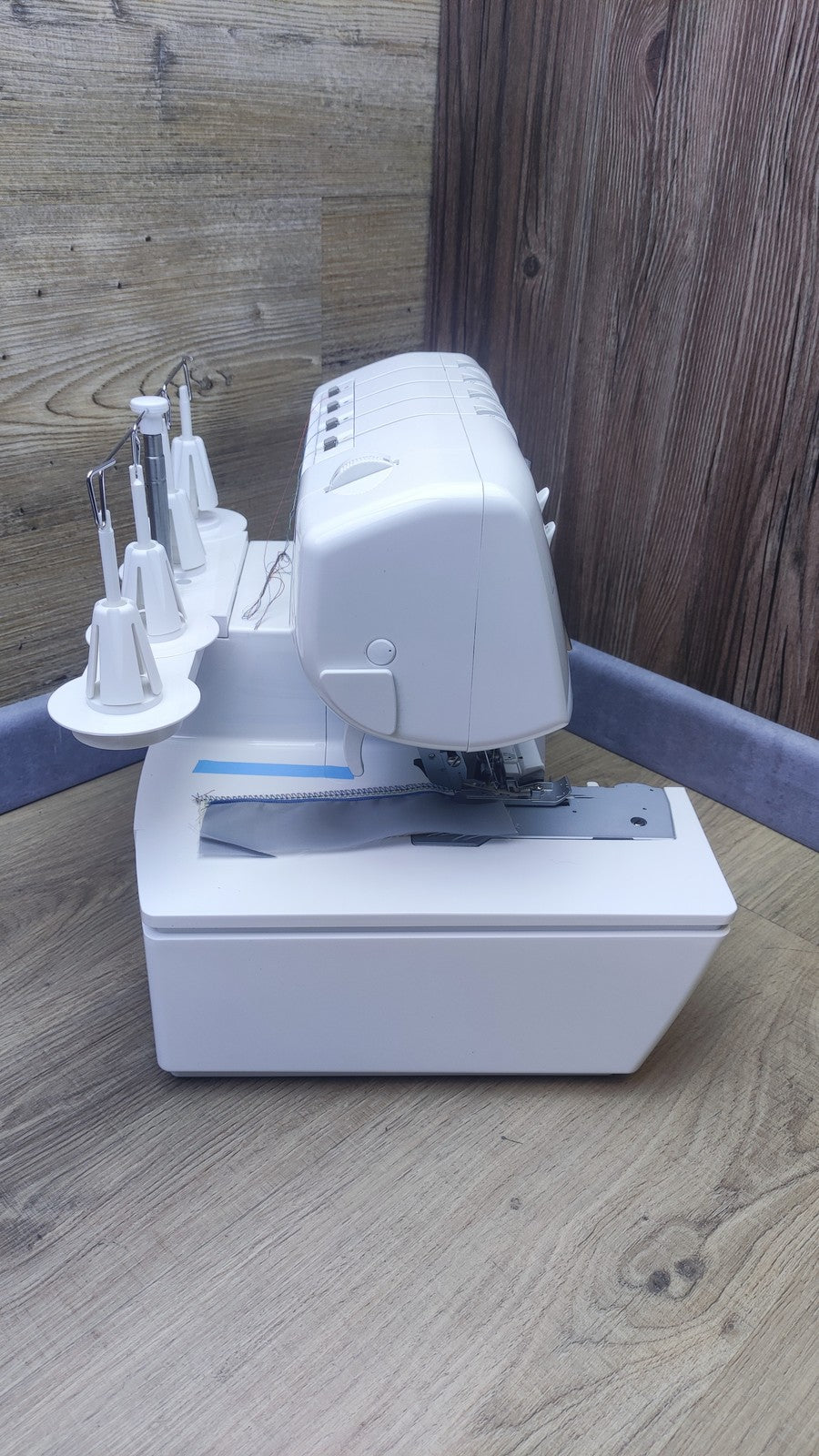 Bernina L450 4-Faden-Overlock, 4-Faden-Sergermaschine mit 16 Stichen, I37727