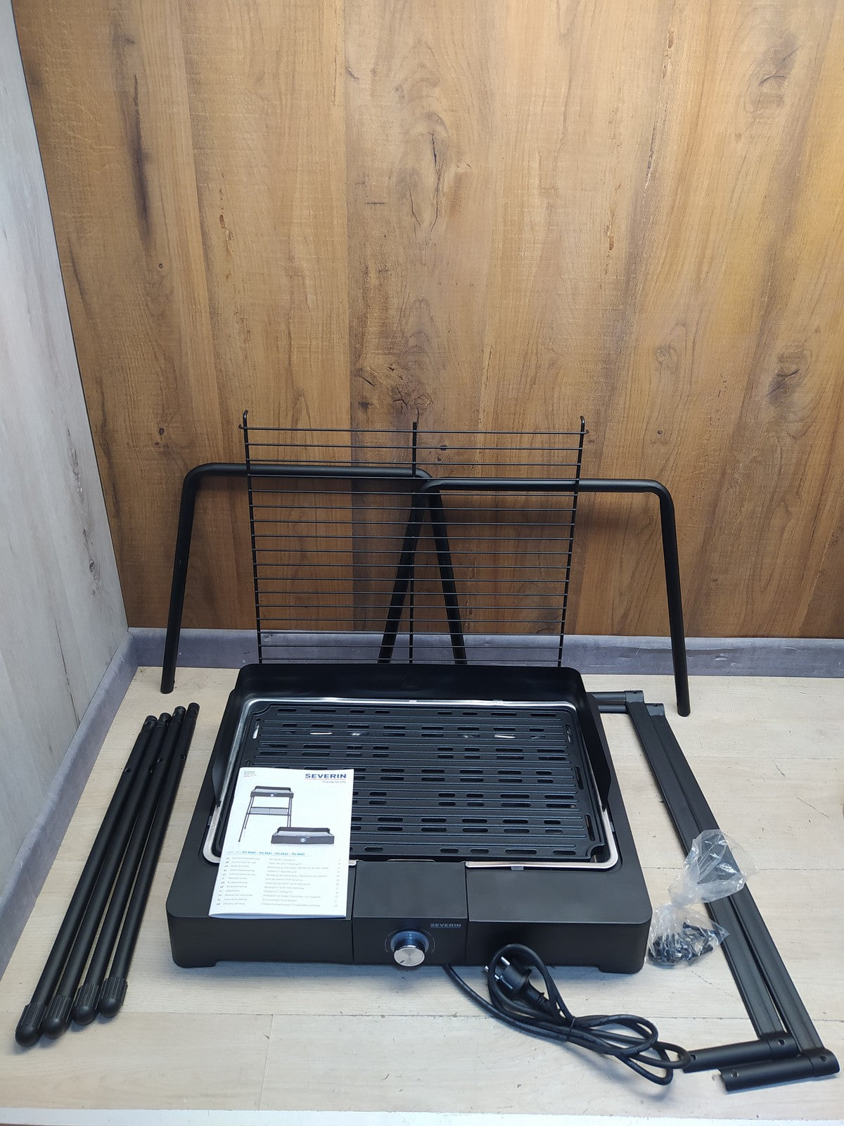 SEVERIN PG 8563 Standgrill mit Standuntergestell und Ablagerost, I38845