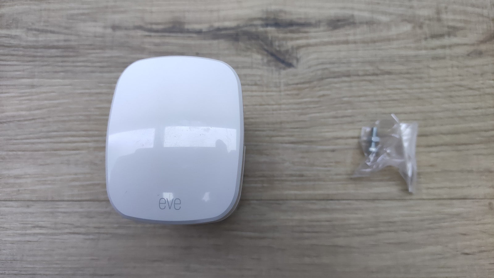 Eve Thermo Smartes Heizkörperthermostat mit LED-Display, I35460
