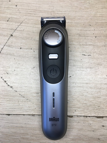 Braun Series 9 Barttrimmer BT9560, +12 Barberutensilien, I39351