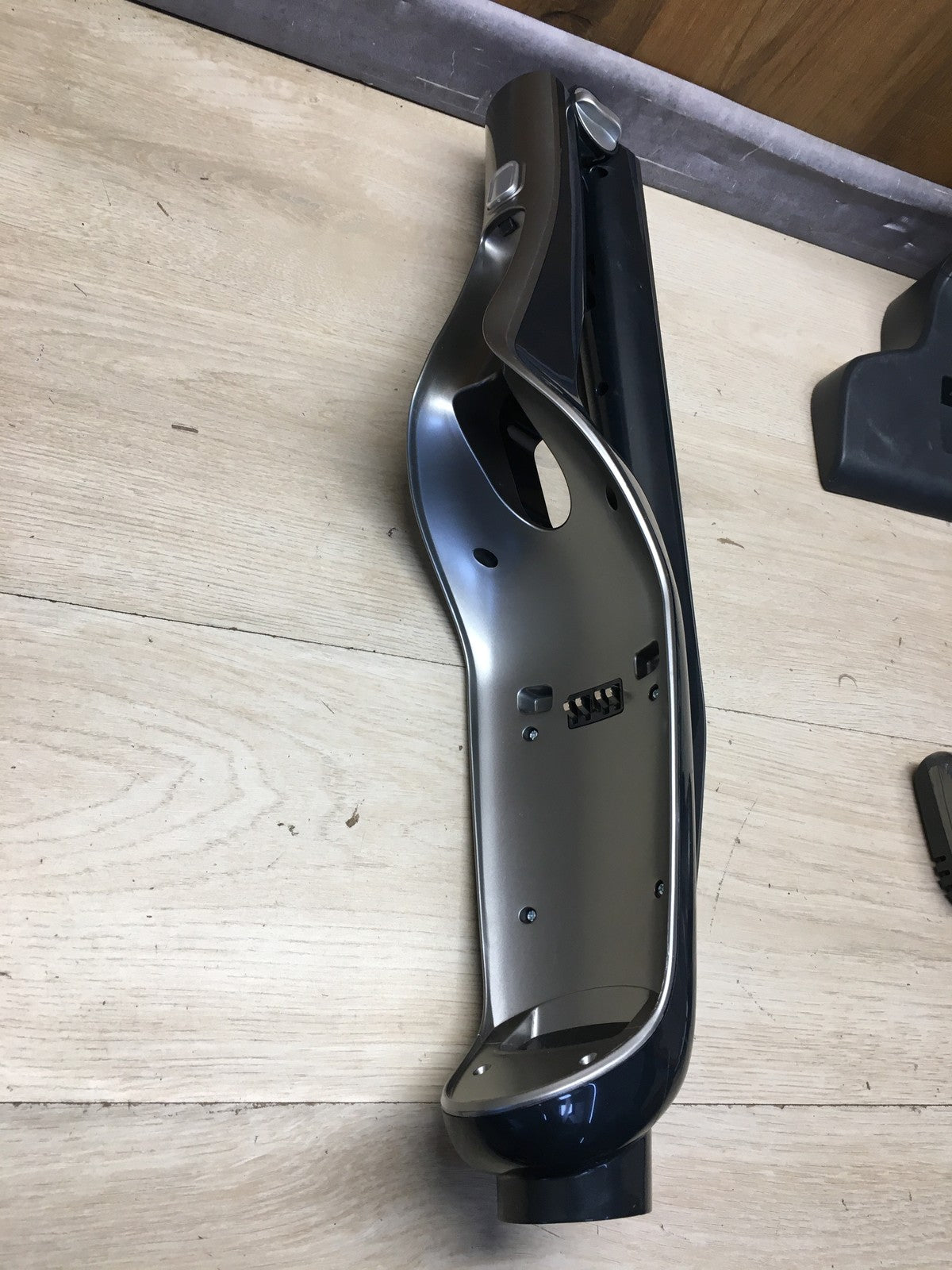 Grundig GMS2500 2 in 1 Akku-Stab-/Handstaubsauger VCH 9832, I36231