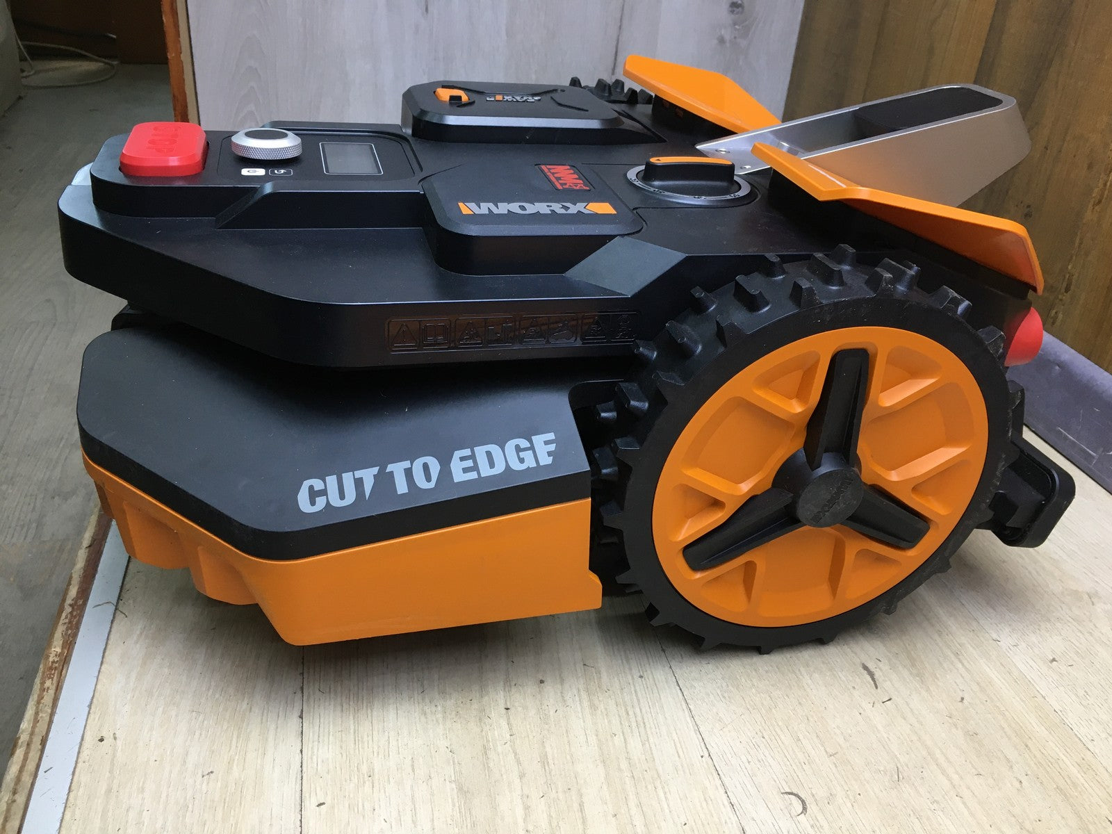 WORX Landroid Vision M600 Mähroboter ohne Begrenzungskabel WR206E.1 I39431