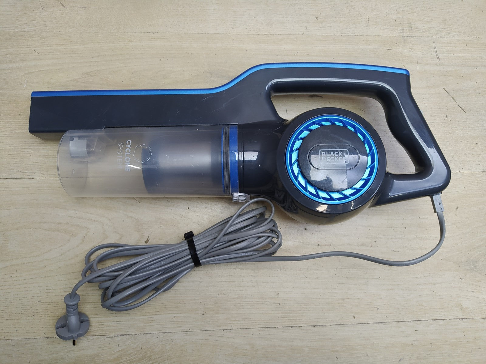 Black+Decker BXVMS600E Stielstaubsauger, ES9480030B Besenreiniger, 600 W, I35033