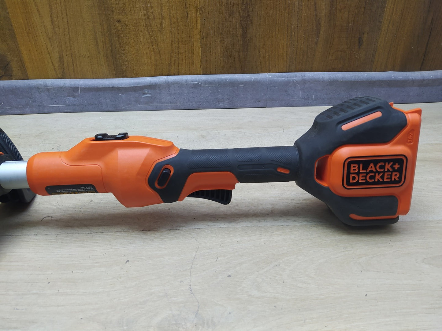 Black+Decker Akku-Rasentrimmer BCSTA536, Akku 2,5Ah, Schnittbreite 33 cm, I35080