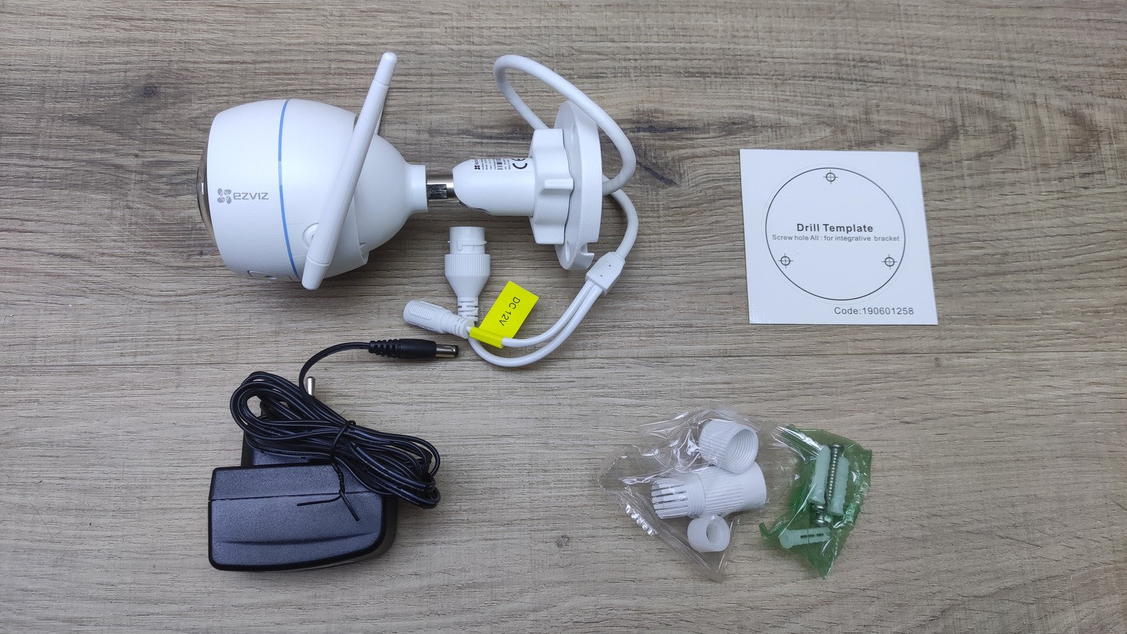 Ezviz ezTube 1080p Full-HD Kamera mit Nachtsicht WLAN CS-CV310, I35305