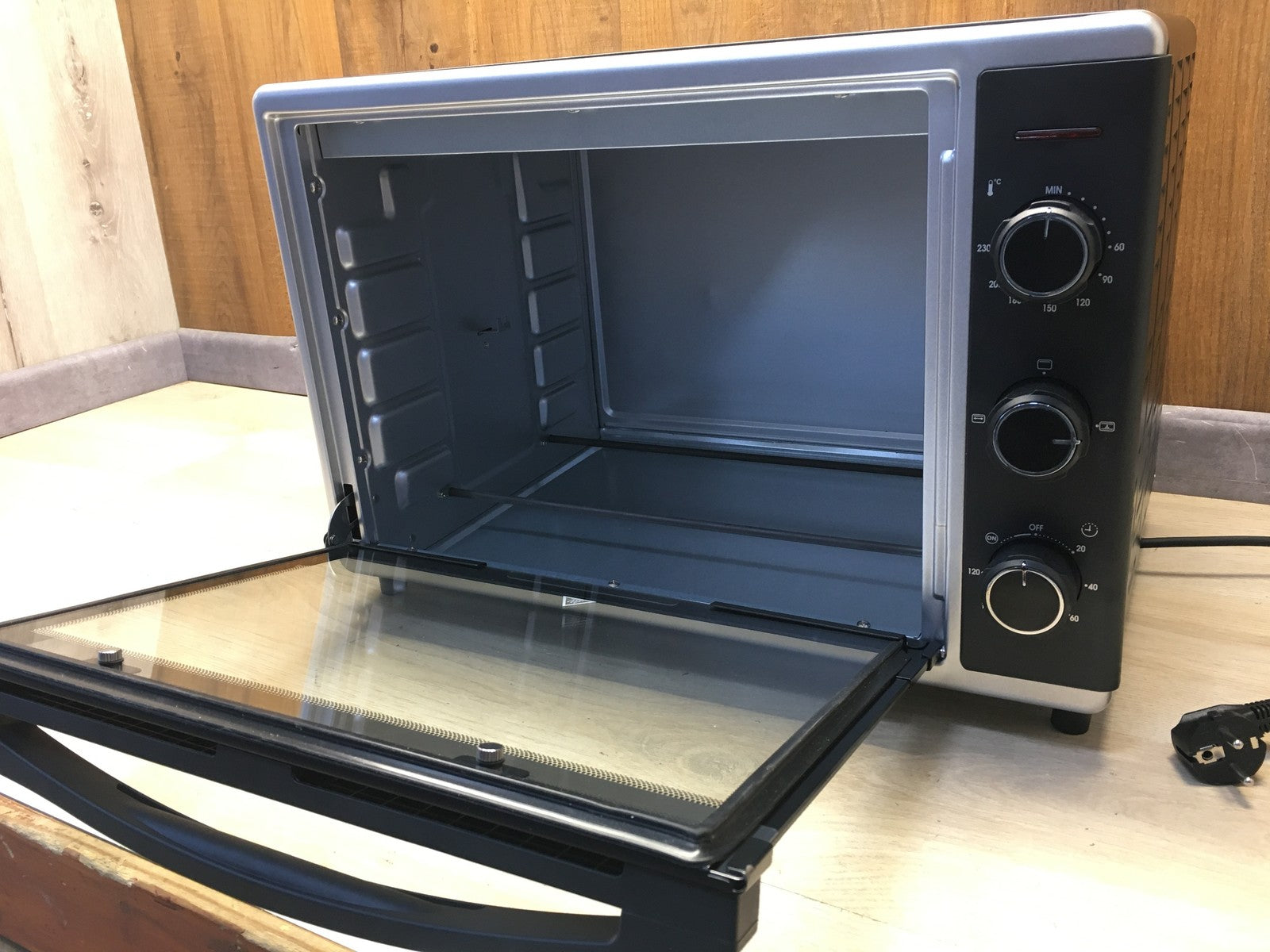 SEVERIN TO 2058 Mini Backofen mit Umluftfunktion, I36446