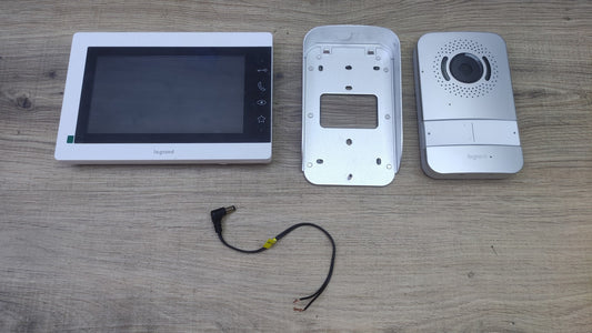 Legrand EASYKIT Essential Video-Türsprechanlage 367915, 7"-Farbmonitor, I38941