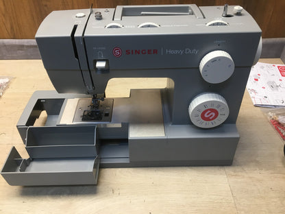 Singer Heavy Duty HD 4423 Nähmaschine, I37733