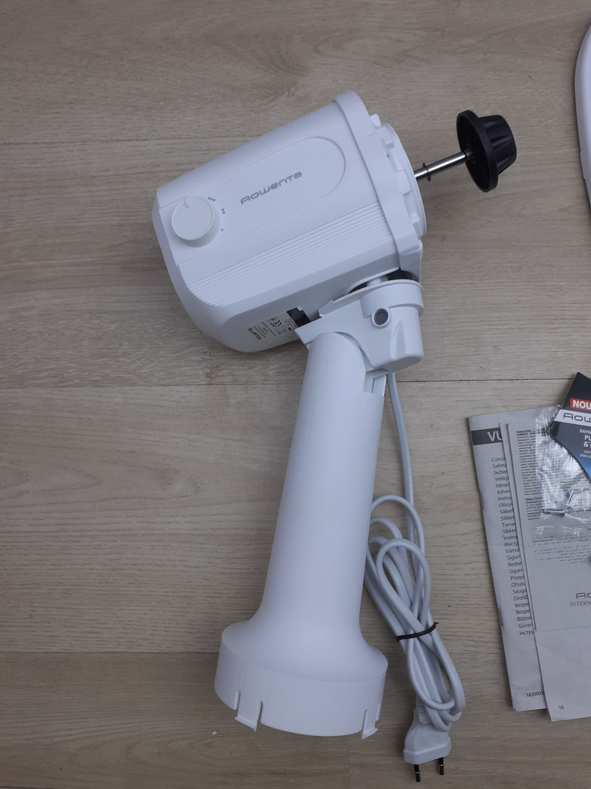 Rowenta Essential VU2330 Tischventilator mit 3 Geschwindigkeitsstufen, I20980